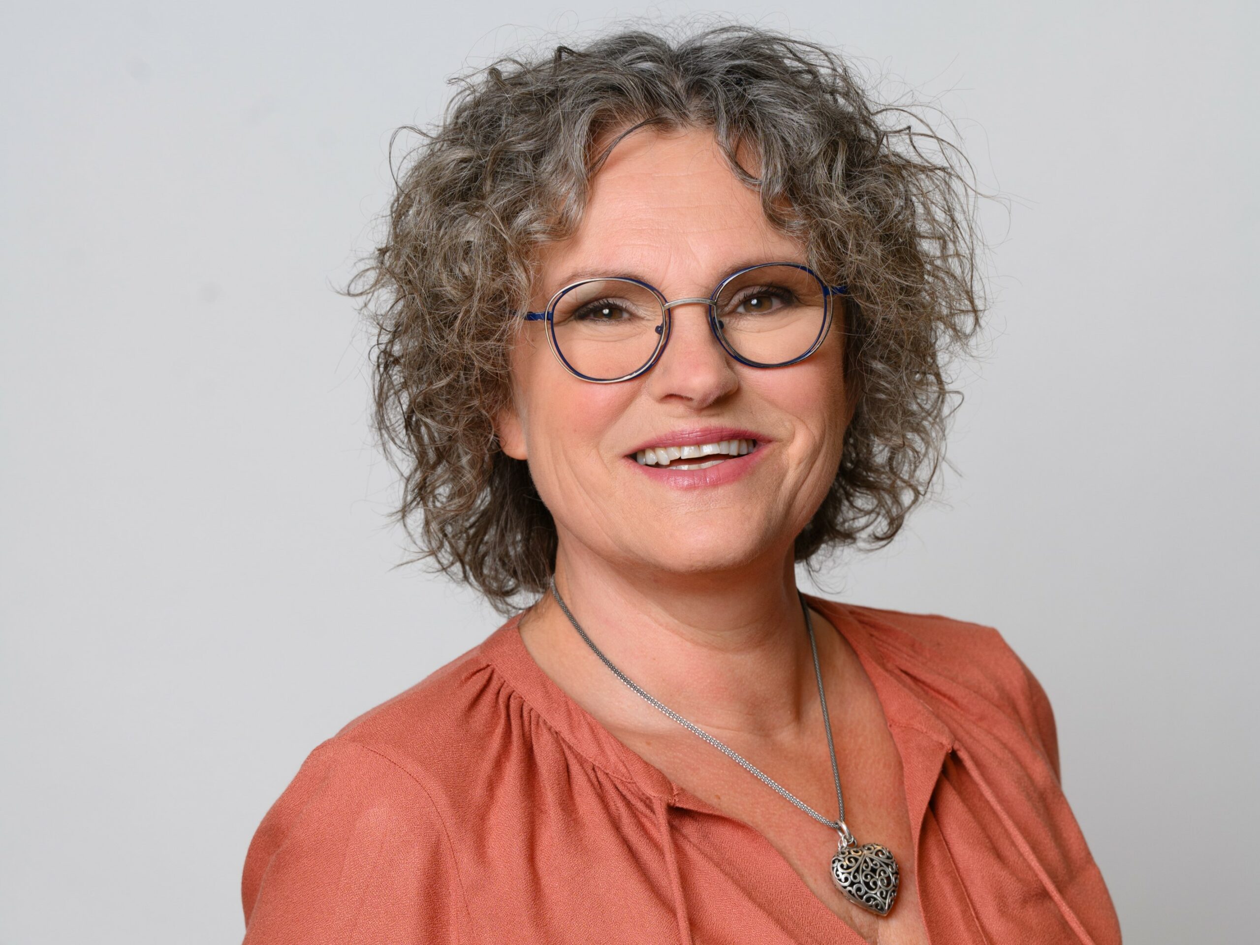 Quirina Bosch van Hest liggend scaled 1