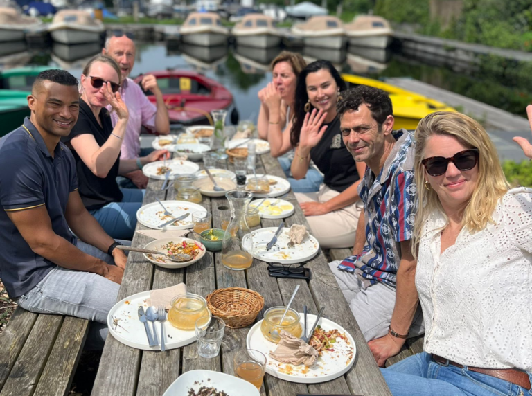 Collega's tijdens heidag